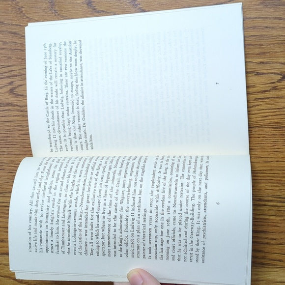 Vintage 1966 Neuschwanstein Castle Paperback Booklet Nonfiction Travel History - Picture 5 of 16